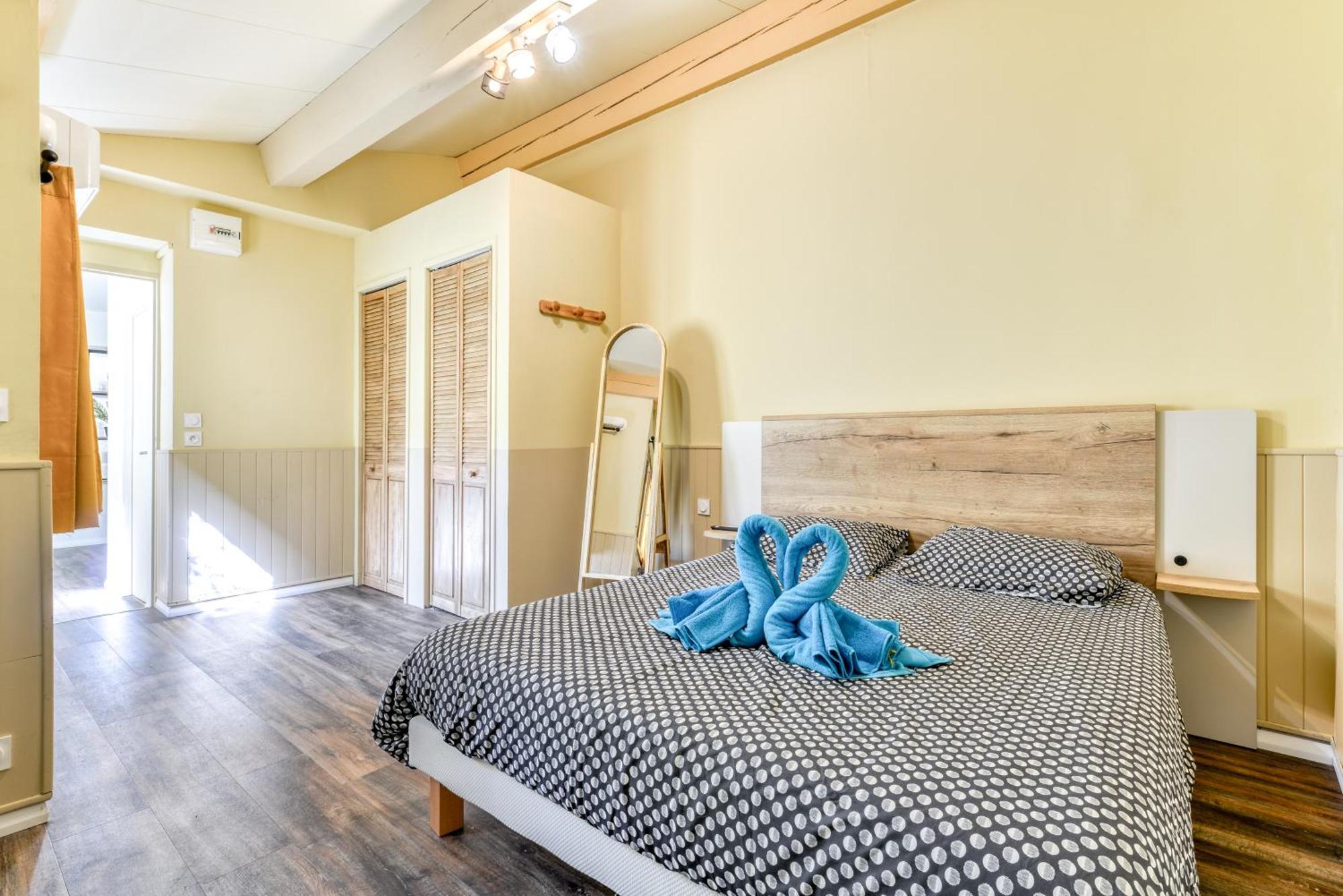 Cote Palais Avec Climatisation - Fibre & Netflix - Spacieux En Rez-De-Chaussee Carcassonne Exteriör bild